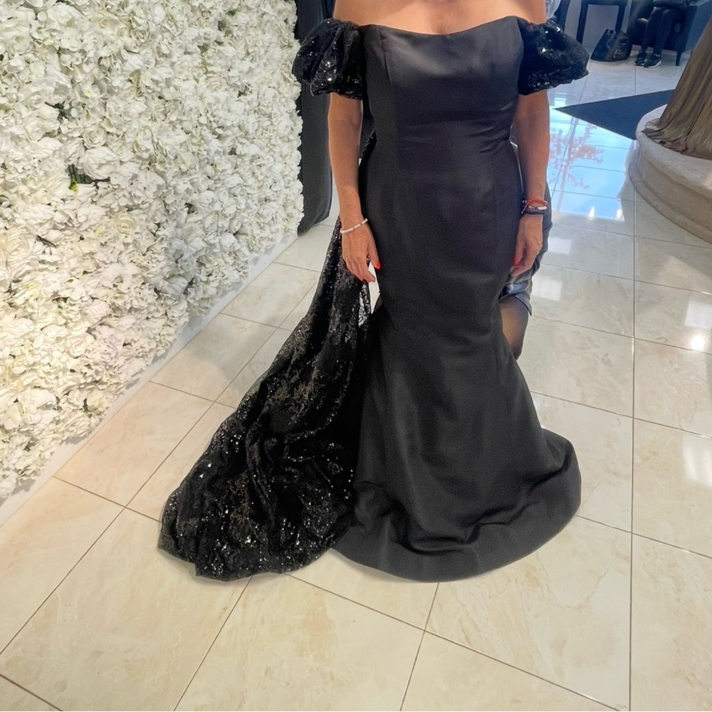Sherri Hill Black Off Shoulder Formal Gown Size 16 NWT